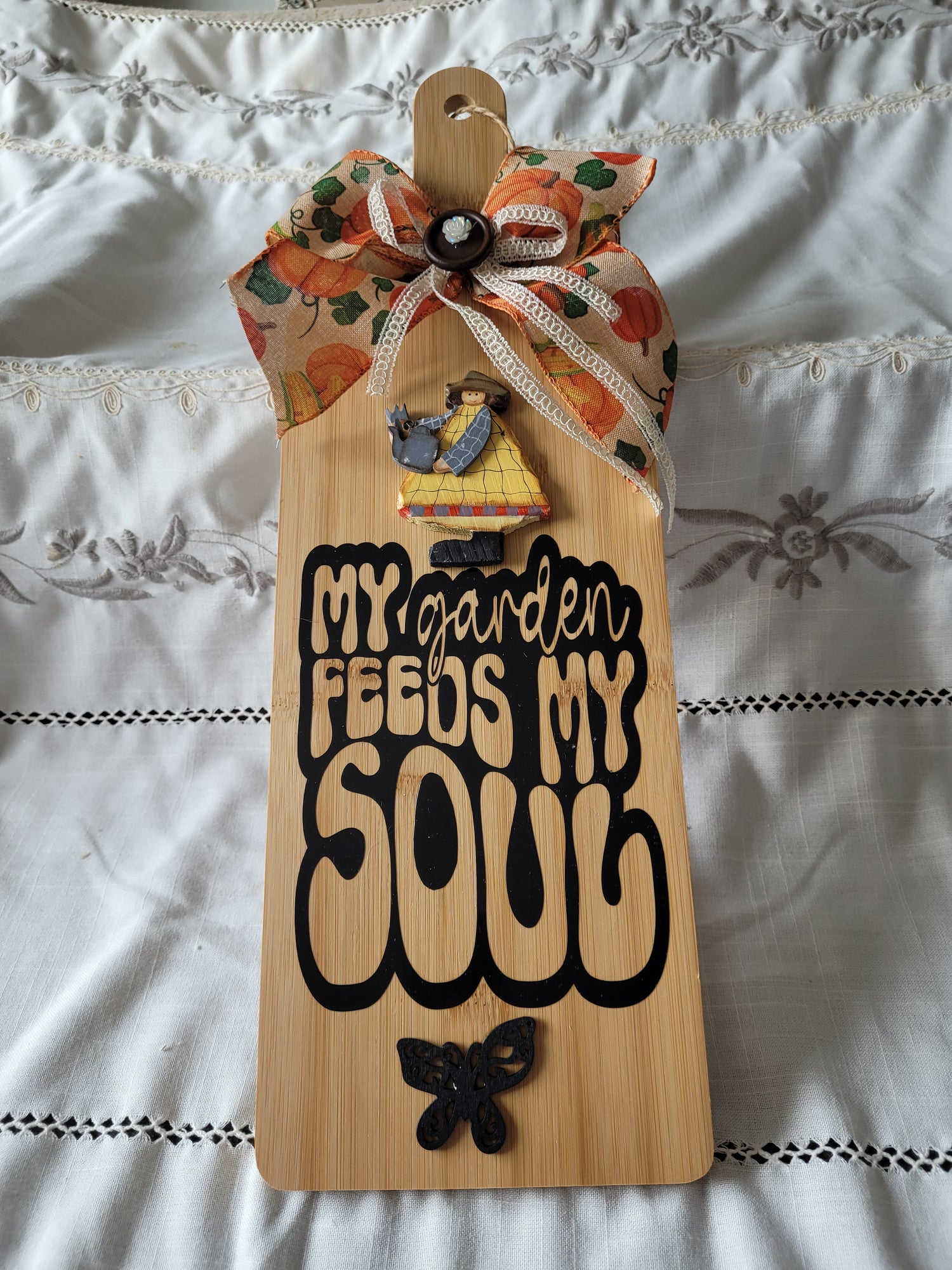 DECORATIVE CUTTING AND CHEESE BOARDS